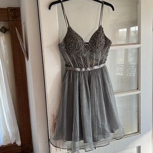 Short grey dress